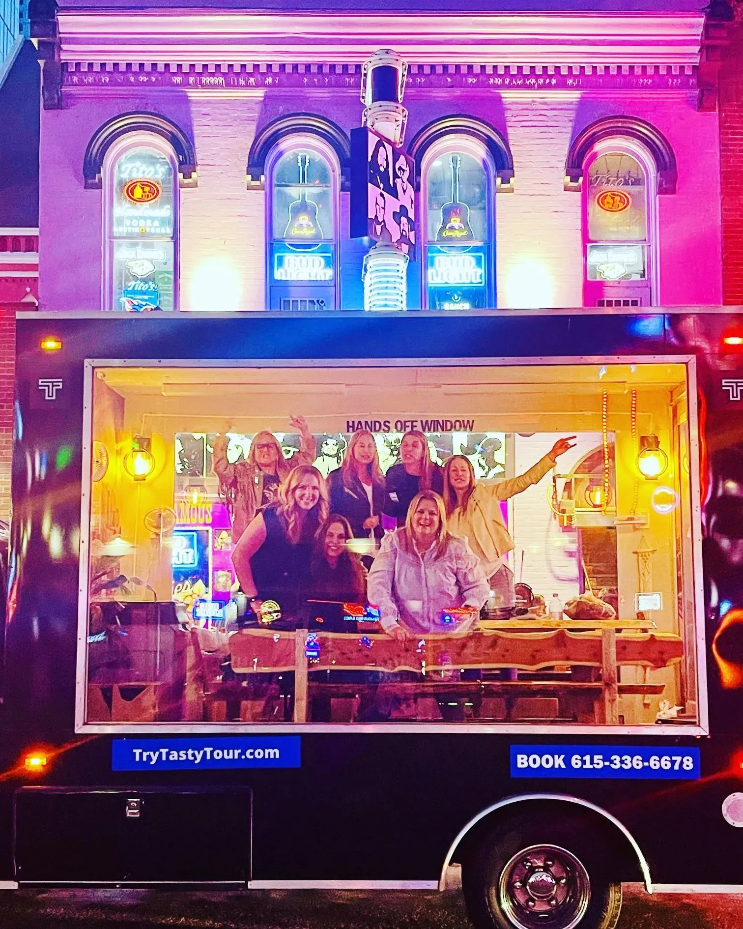 Downtown Nashville party bus